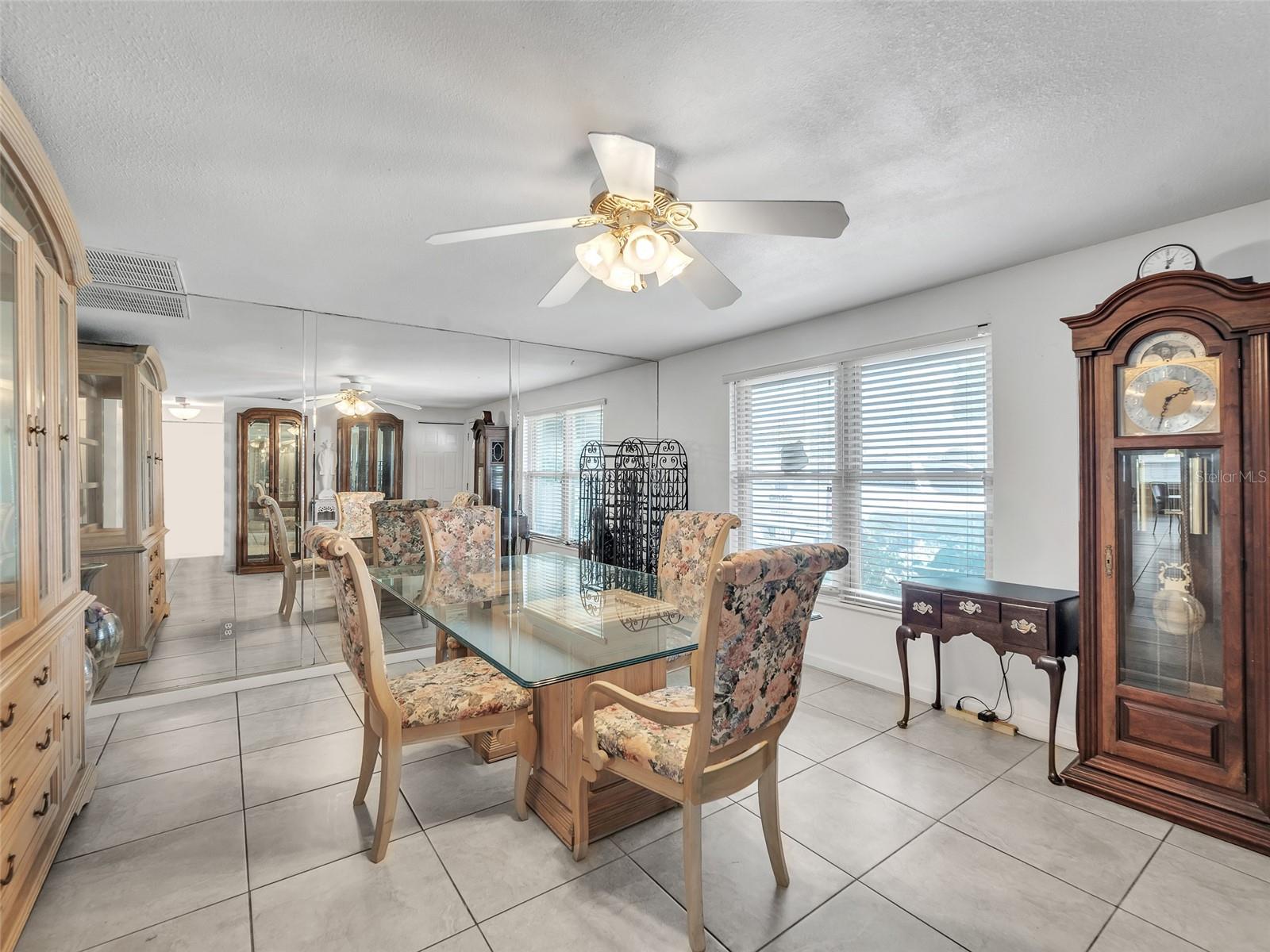 KINGSWAY DOWNS UNIT THREE - Residential