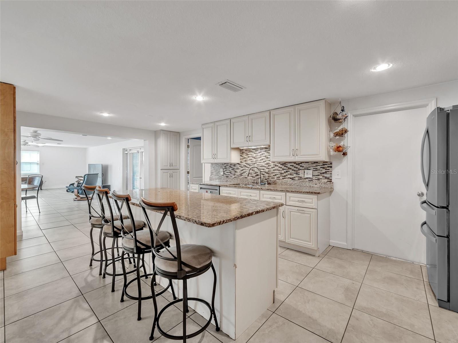 KINGSWAY DOWNS UNIT THREE - Residential