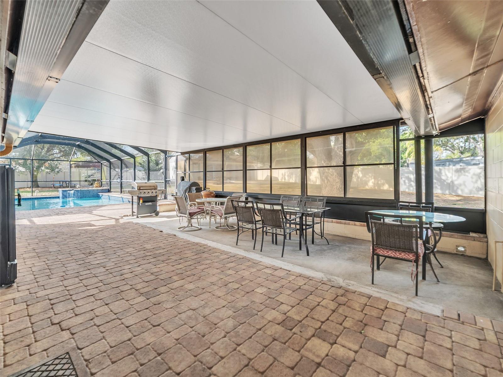 KINGSWAY DOWNS UNIT THREE - Residential