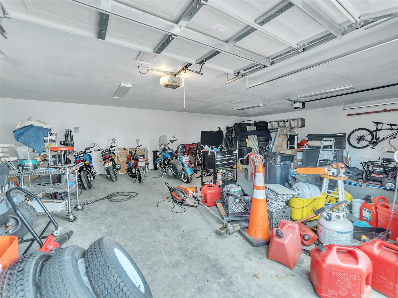 KINGSWAY DOWNS UNIT THREE - Residential