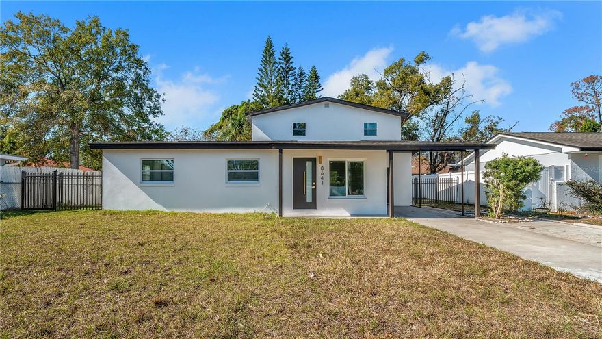 Incredible opportunity in downtown Tampa, a spectacular neighborhood surrounded by free-roaming peacocks. This completely renovated property features a new roof, air conditioning, and water heater installed in 2025, new windows and flooring, remodeled and updated bathrooms, and a new modern kitchen. It features two master bedrooms with en suite bathrooms and walk-in closets. It has no CDD, no HOA, and no flood zone. Don't miss your opportunity to visit; schedule your appointment now.