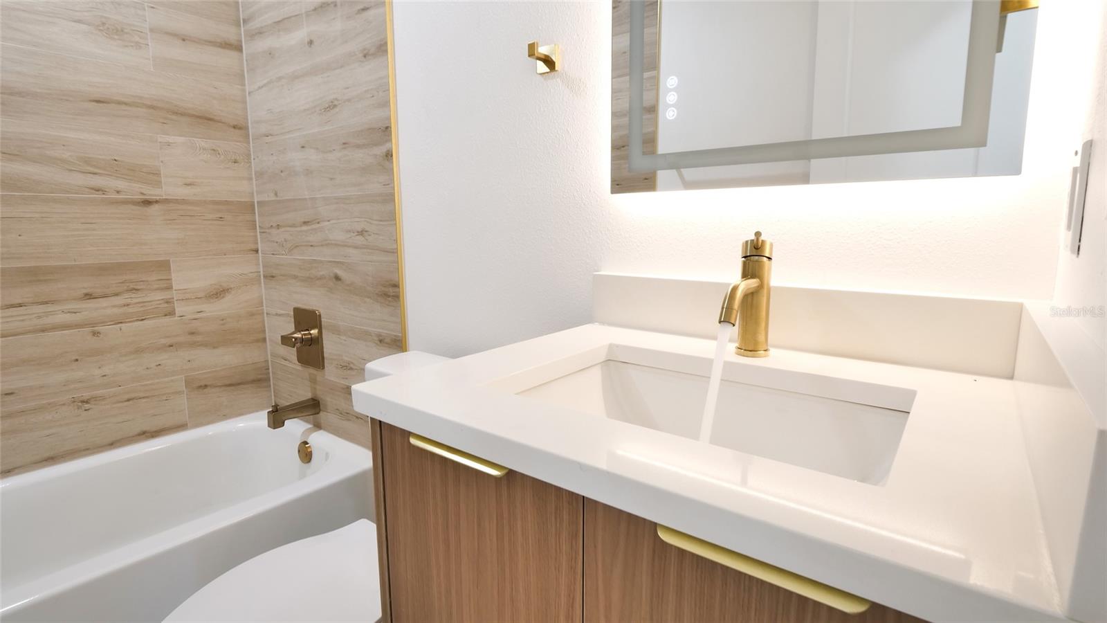 TWIN LAKES ESTATES ADD LOTE 20 - Residential