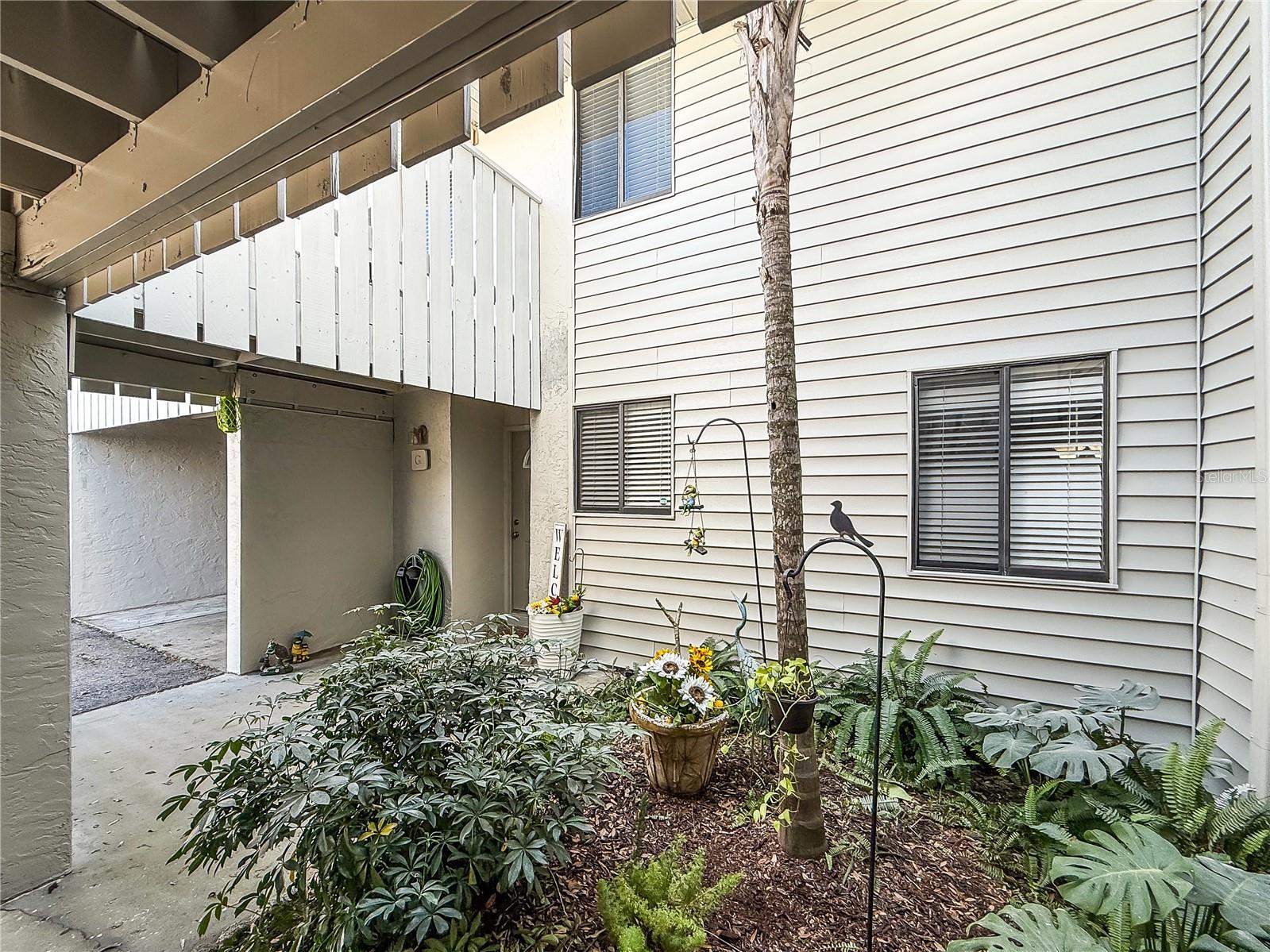 ERROL OAKS CONDO 01 - Residential