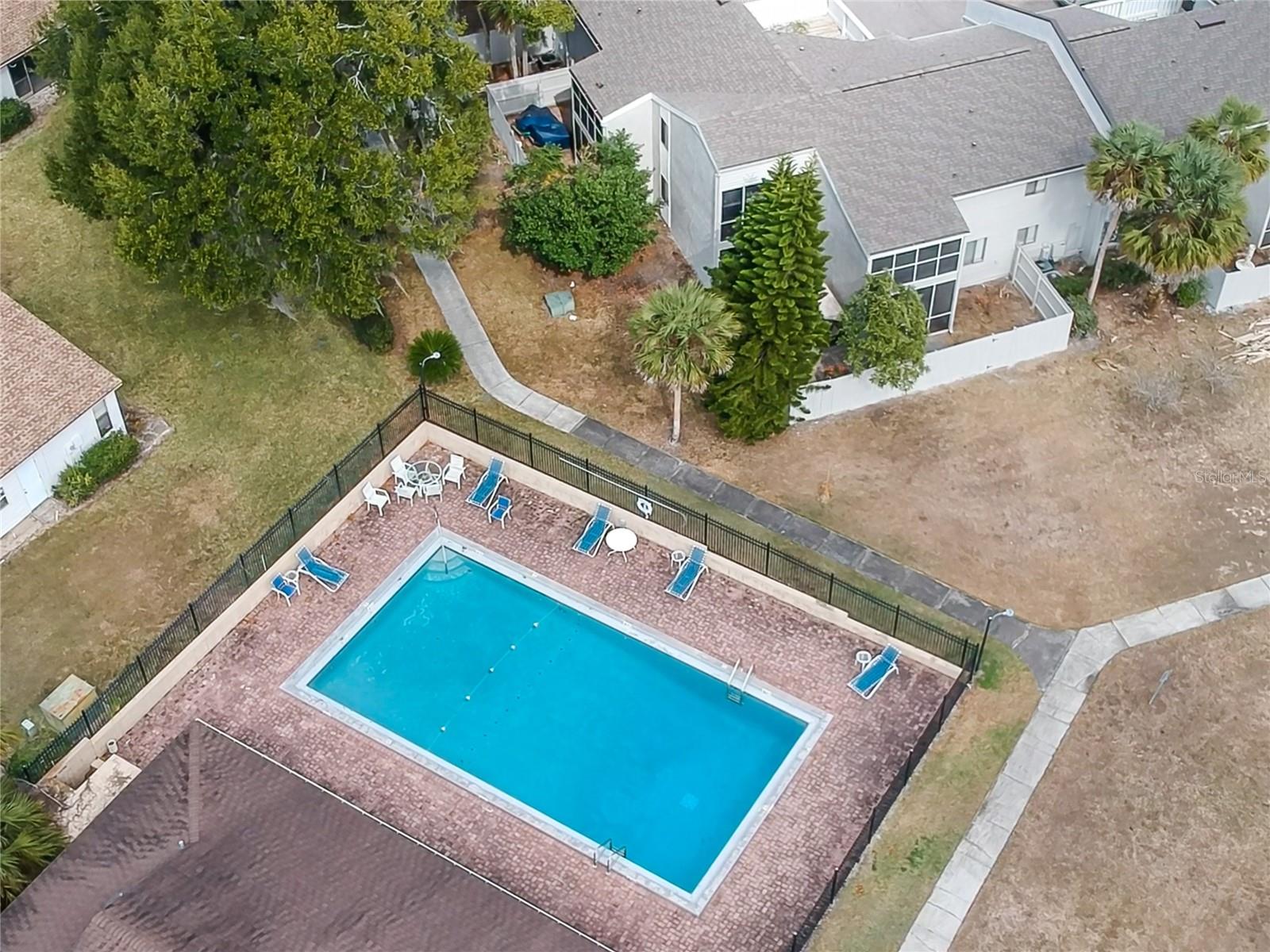 ERROL OAKS CONDO 01 - Residential