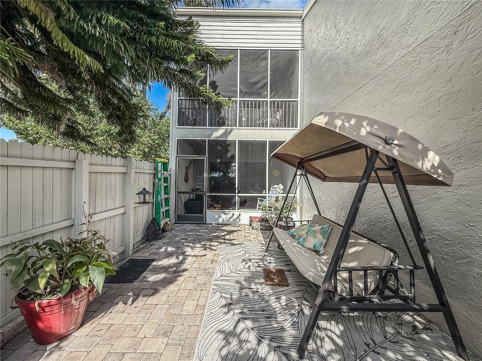 ERROL OAKS CONDO 01 - Residential