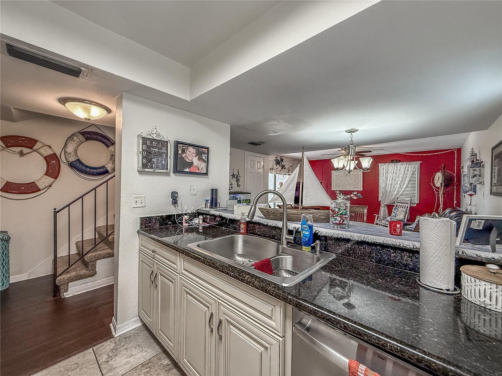 ERROL OAKS CONDO 01 - Residential