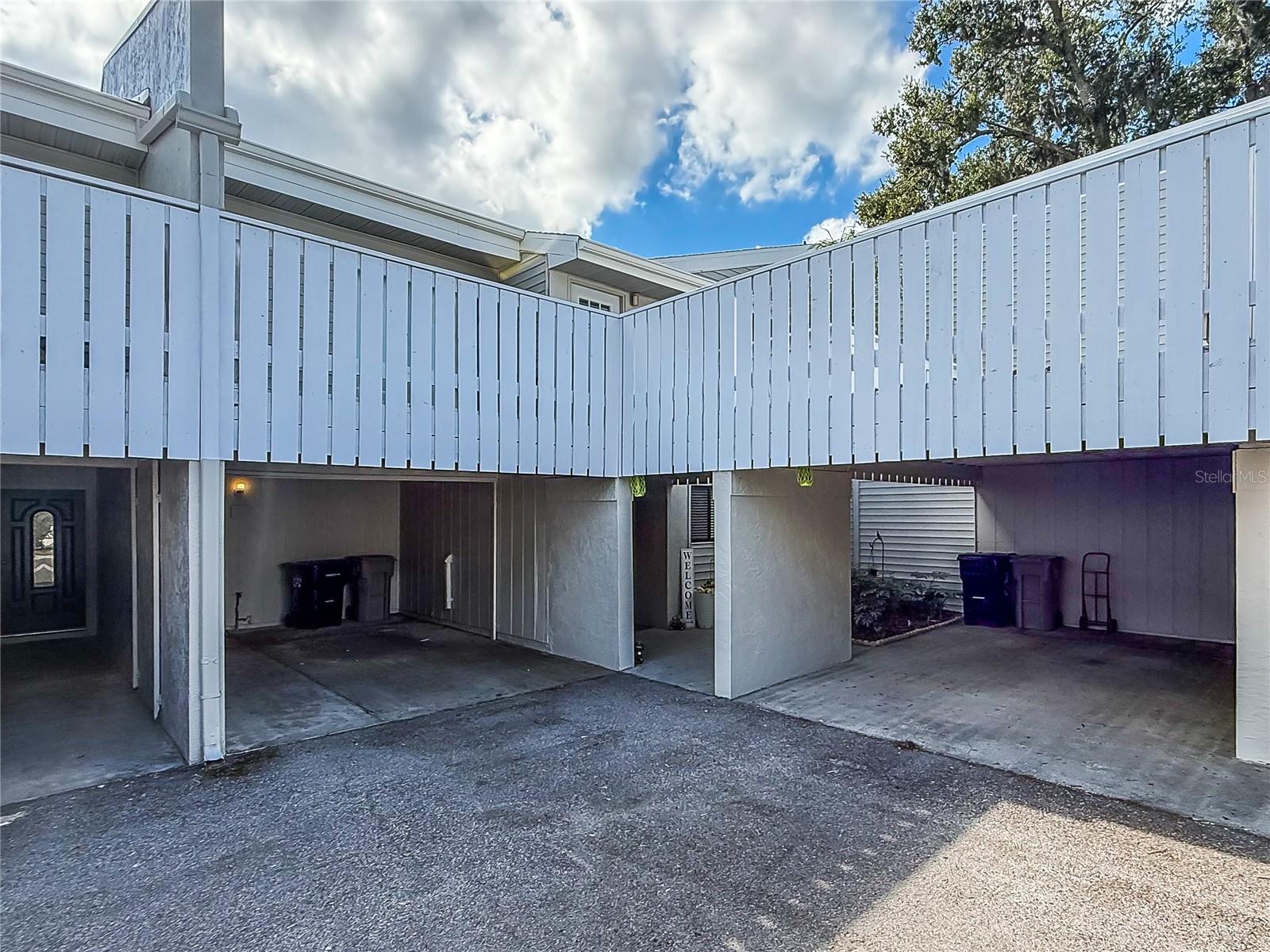 ERROL OAKS CONDO 01 - Residential