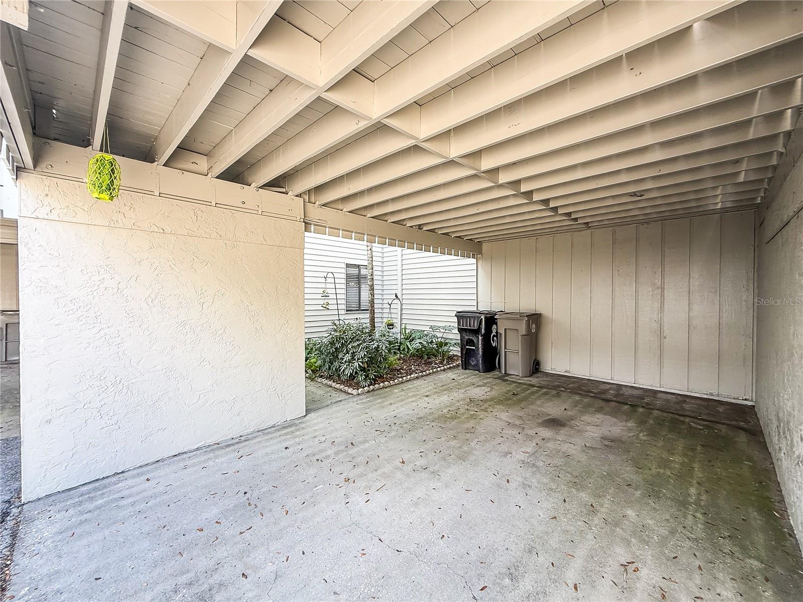 ERROL OAKS CONDO 01 - Residential