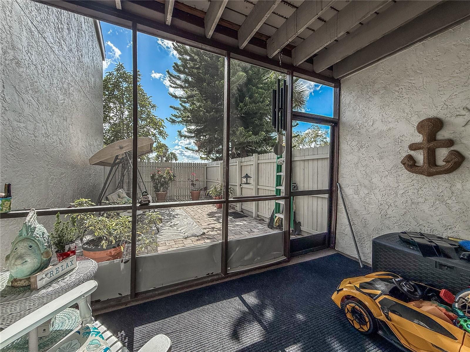 ERROL OAKS CONDO 01 - Residential