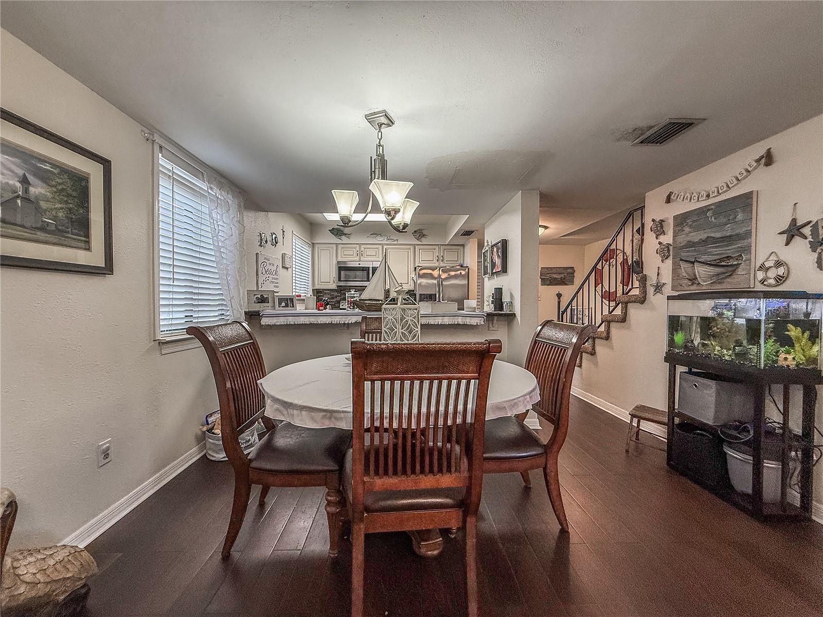 ERROL OAKS CONDO 01 - Residential