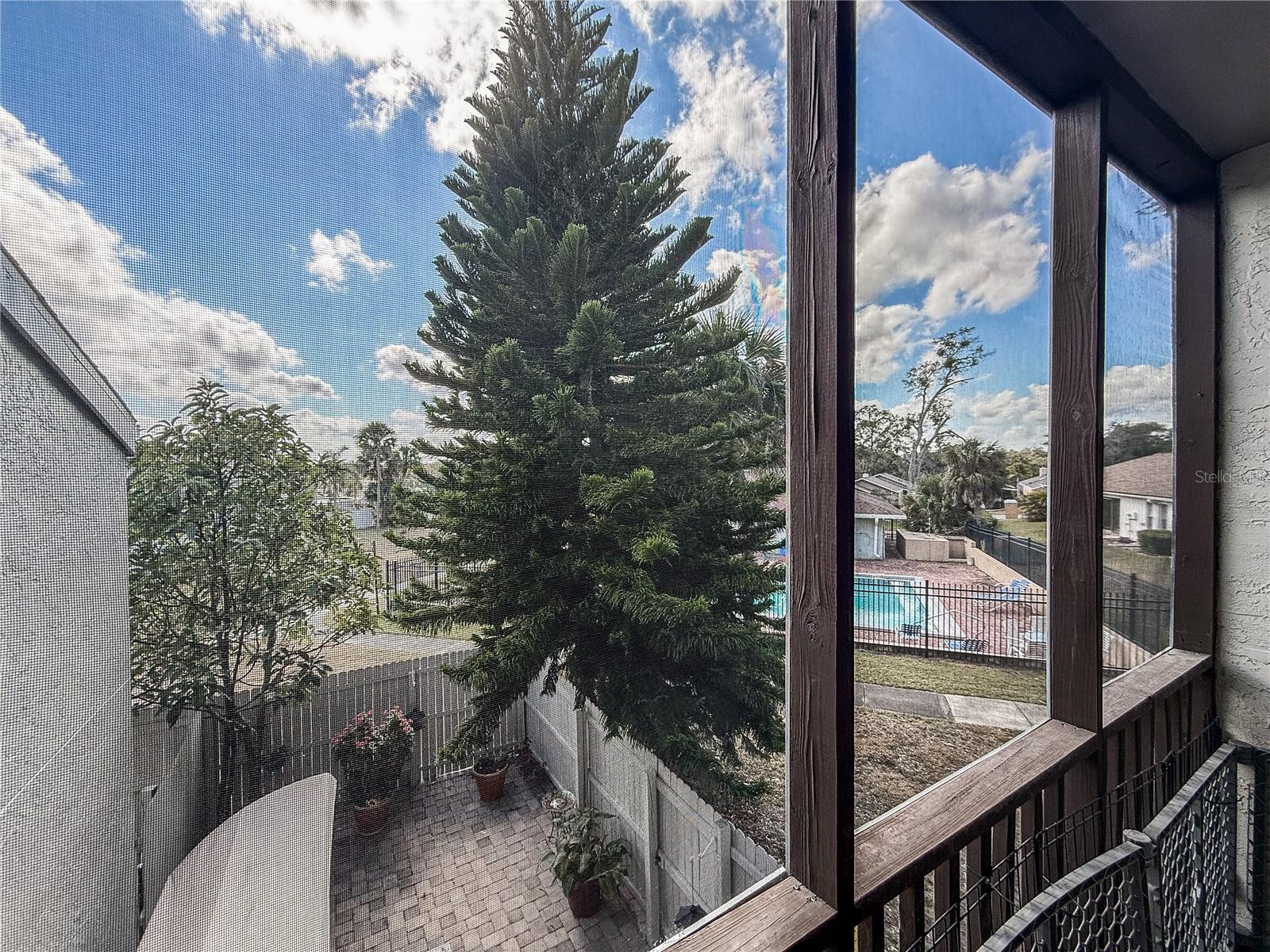 ERROL OAKS CONDO 01 - Residential