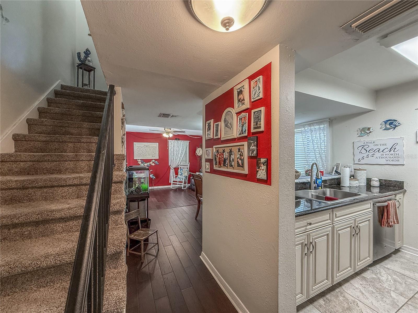 ERROL OAKS CONDO 01 - Residential