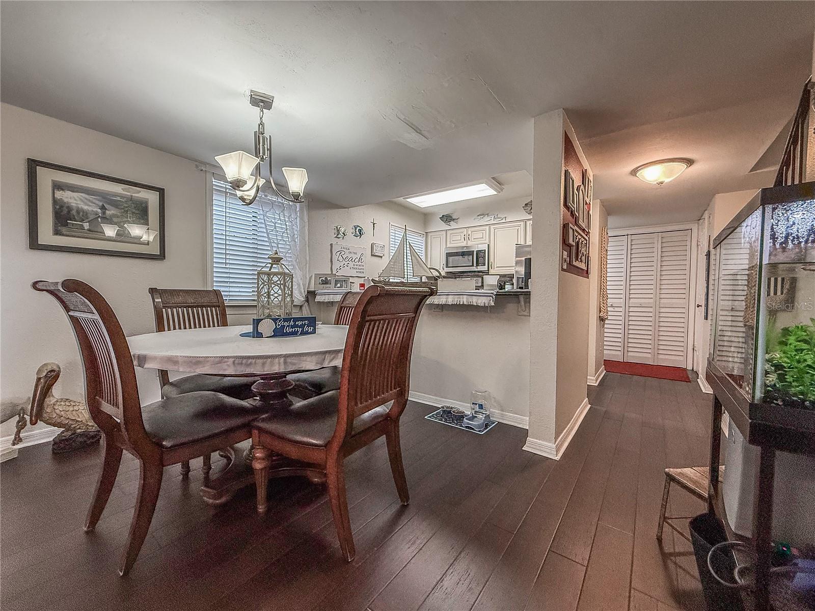 ERROL OAKS CONDO 01 - Residential