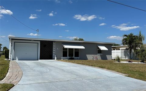 Single Family Residence in PORT CHARLOTTE FL 123 POINSETTIA CIRCLE.jpg