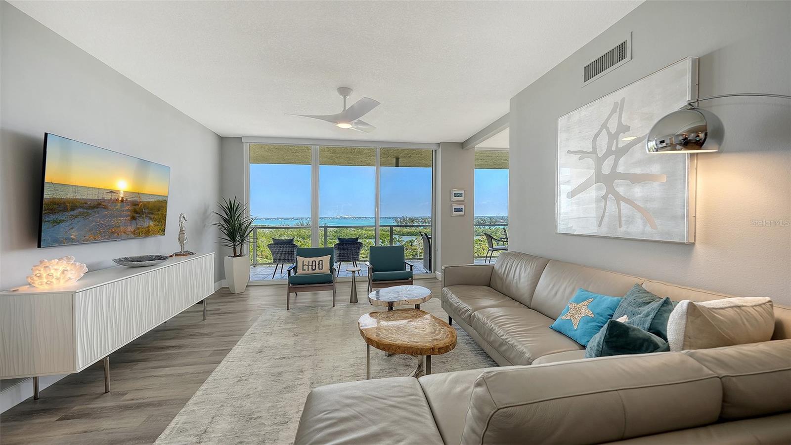 L ELEGANCE ON LIDO BEACH - Residential