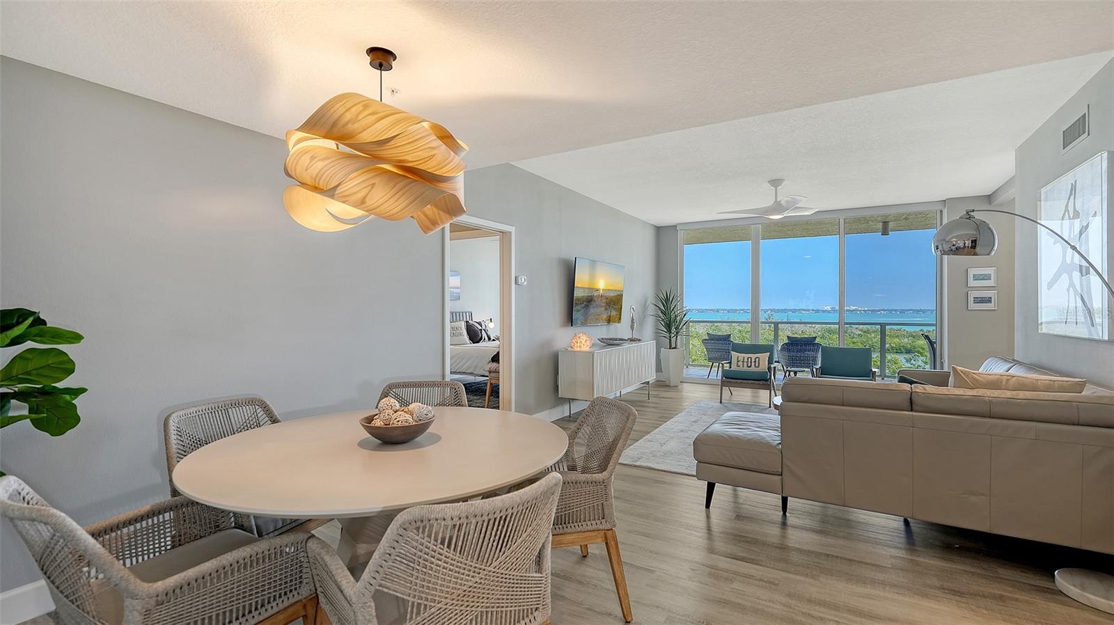 L ELEGANCE ON LIDO BEACH - Residential