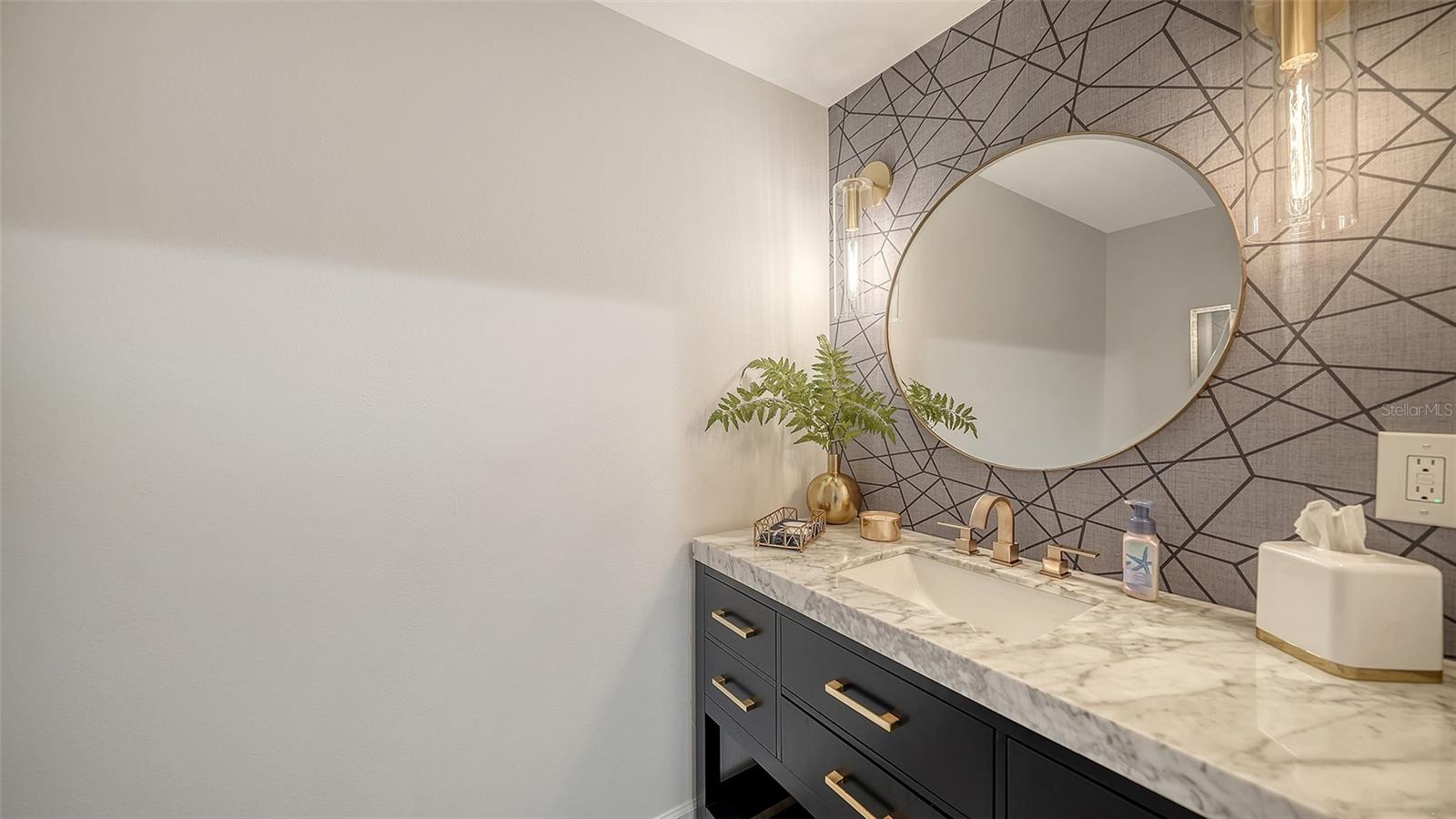 L ELEGANCE ON LIDO BEACH - Residential