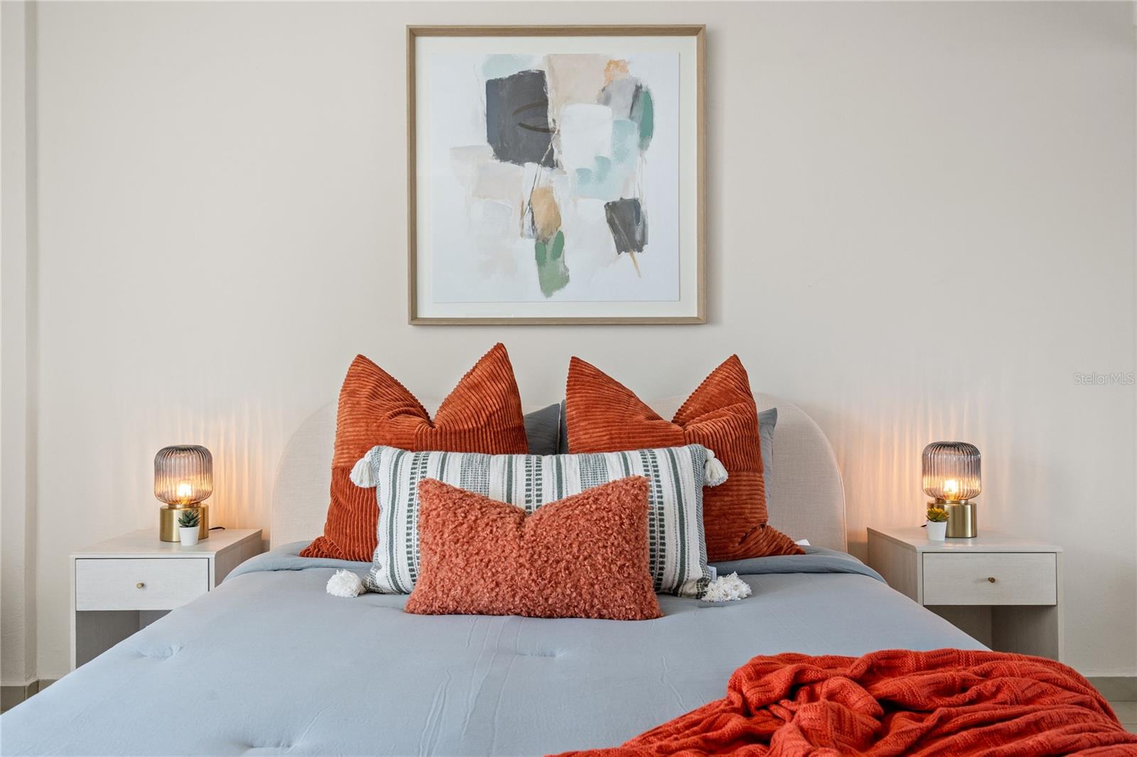 METRO PLAZA TOWERS - Residential Lease