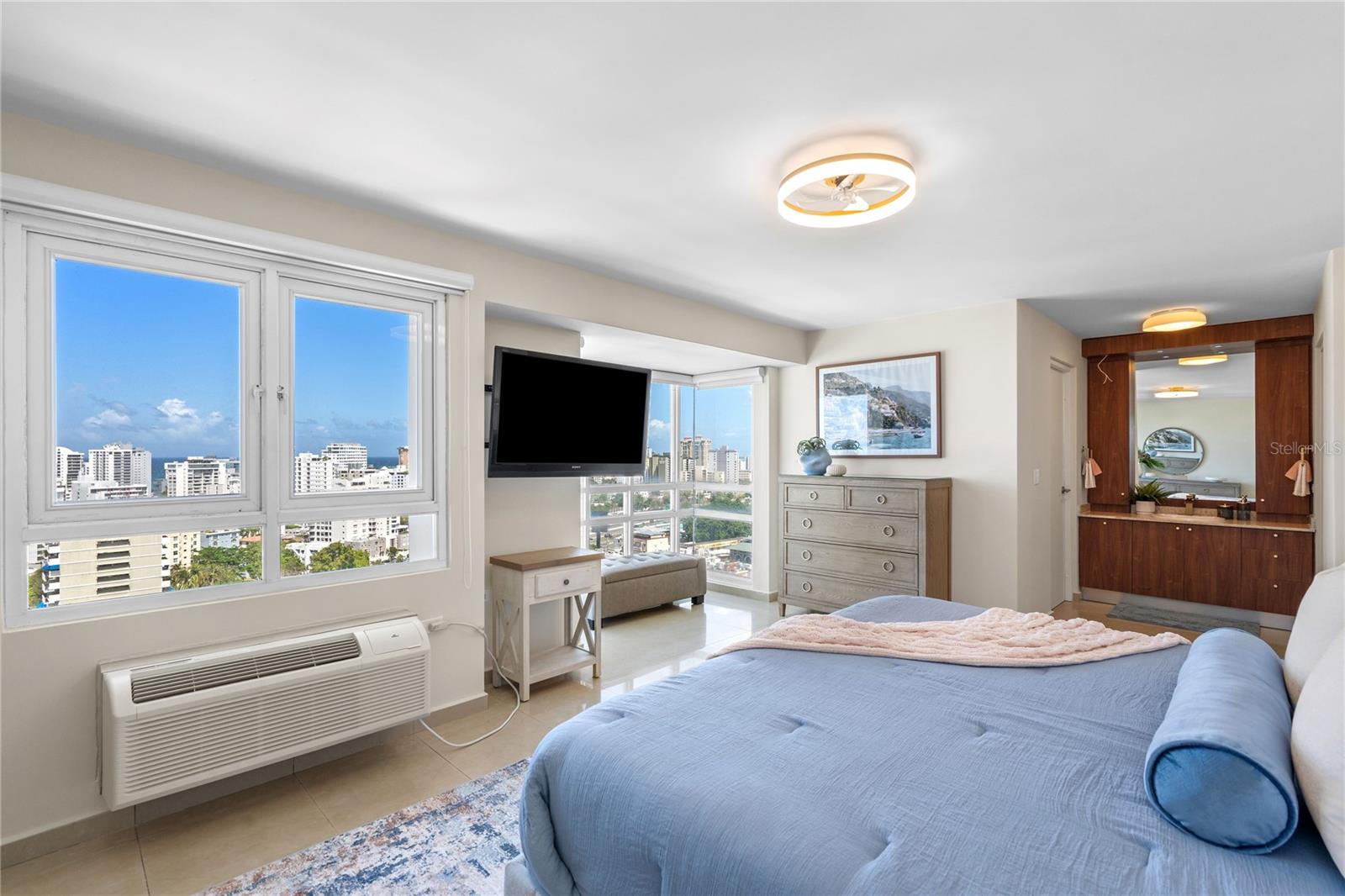 METRO PLAZA TOWERS - Residential Lease