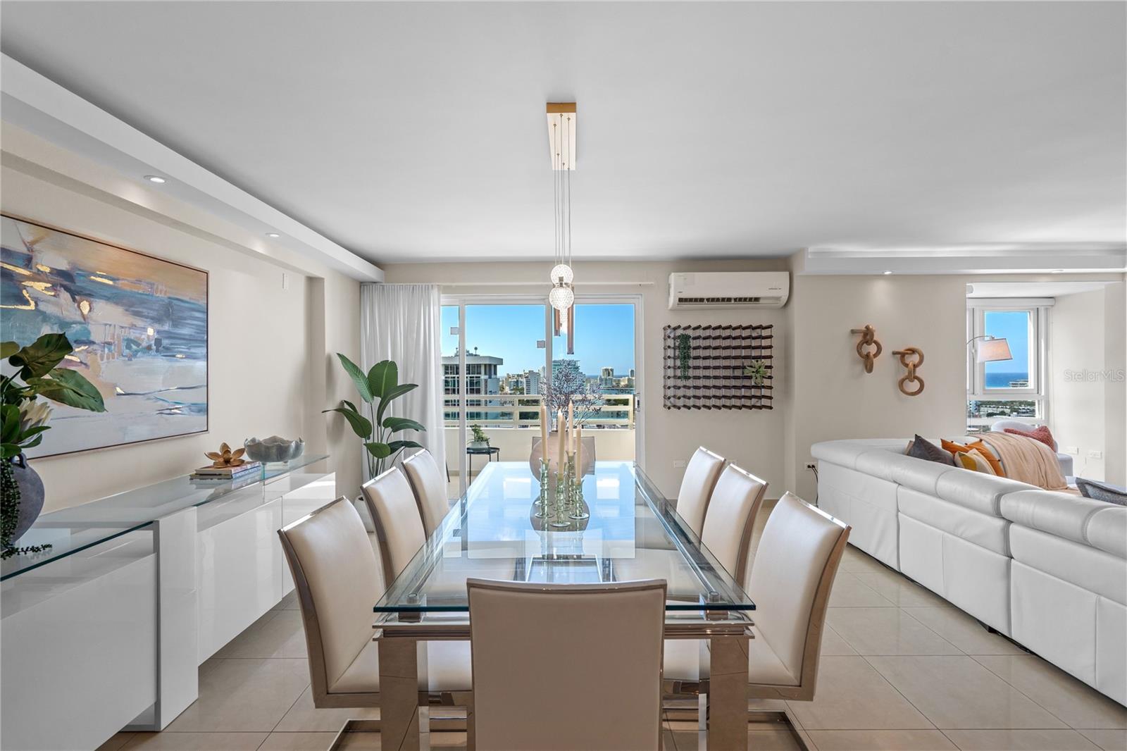 METRO PLAZA TOWERS - Residential Lease