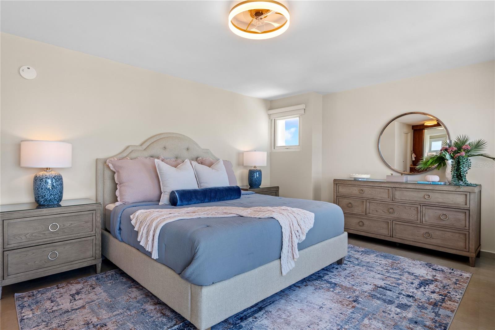 METRO PLAZA TOWERS - Residential Lease