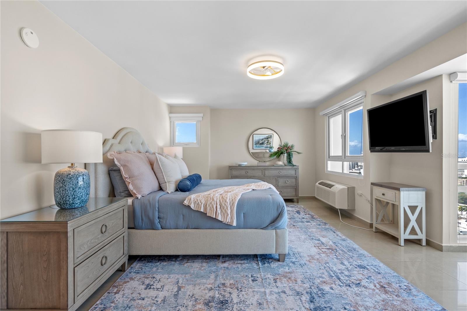 METRO PLAZA TOWERS - Residential Lease