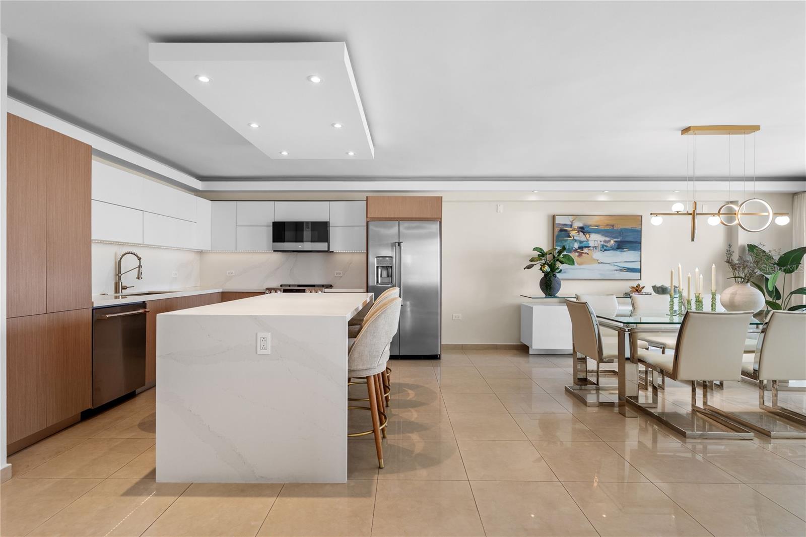 METRO PLAZA TOWERS - Residential Lease