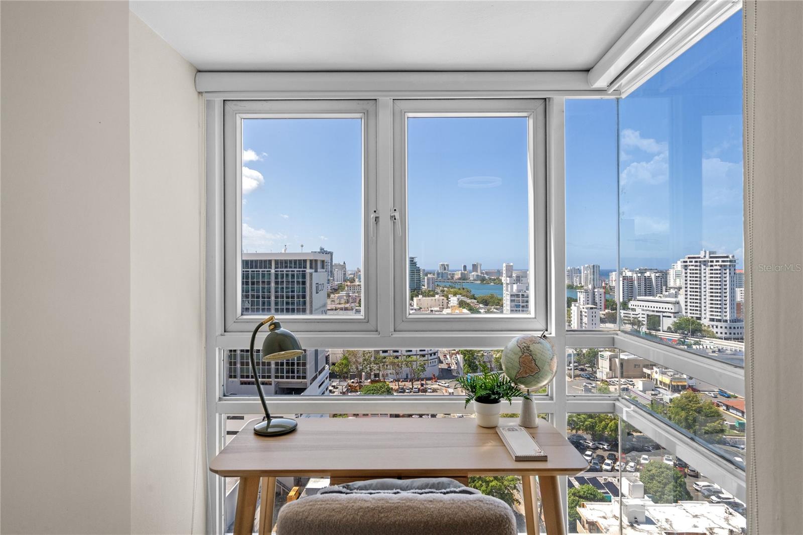 METRO PLAZA TOWERS - Residential Lease