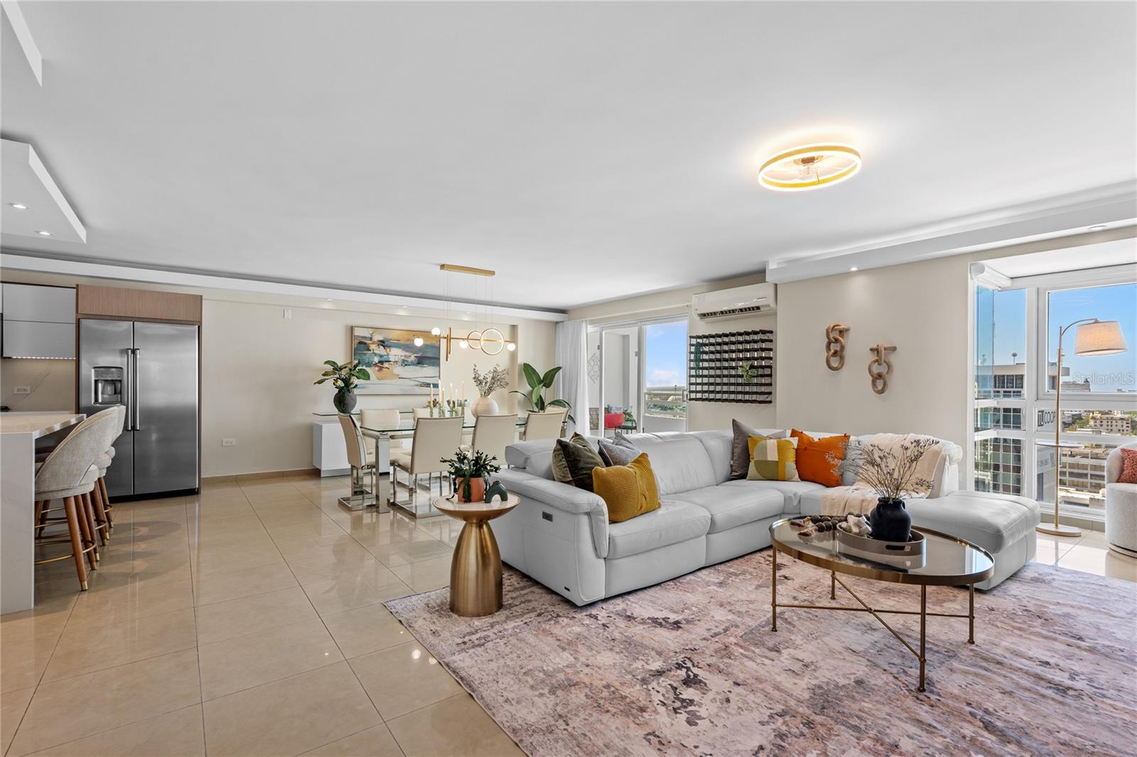 METRO PLAZA TOWERS - Residential Lease