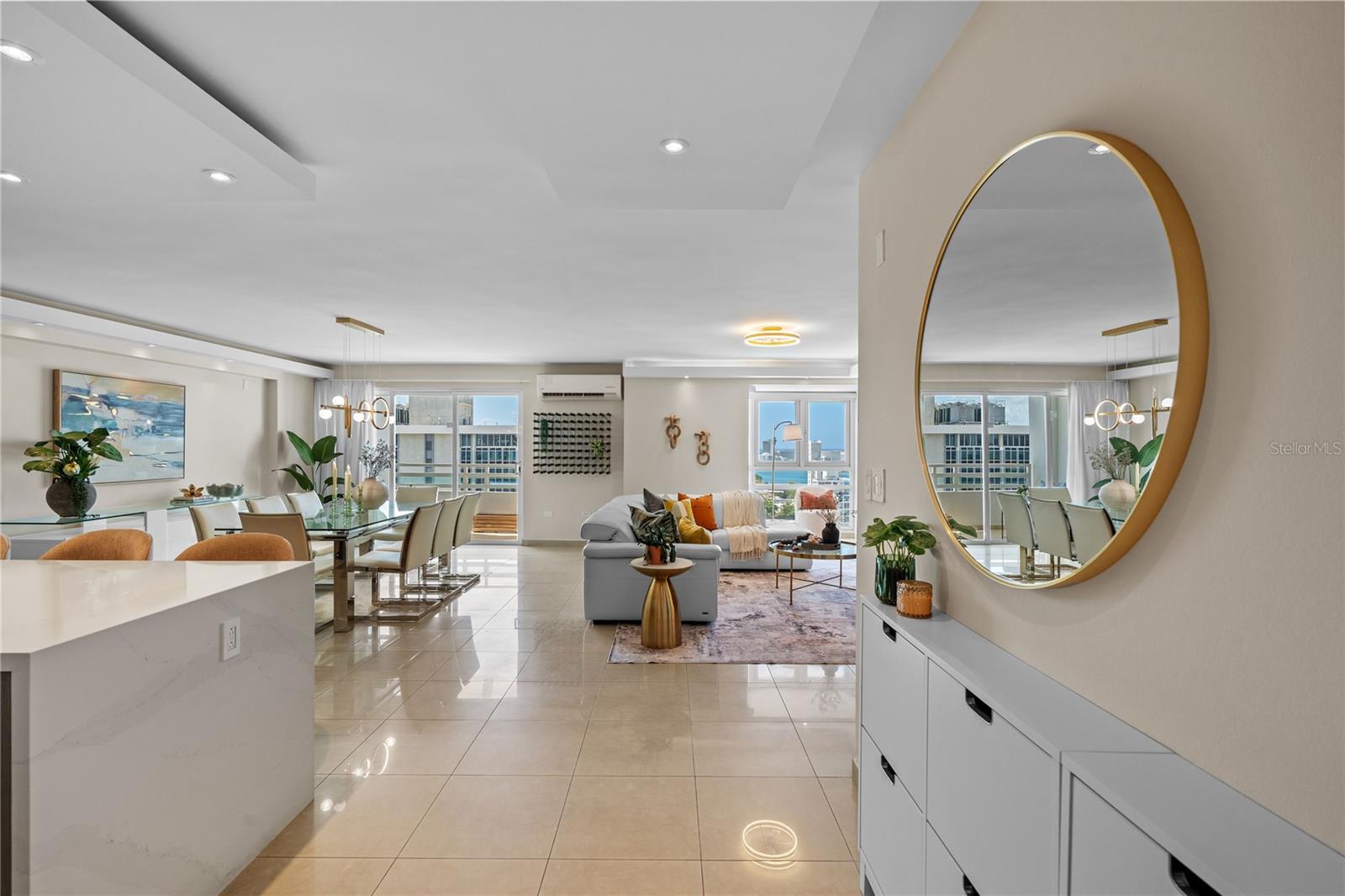 METRO PLAZA TOWERS - Residential Lease