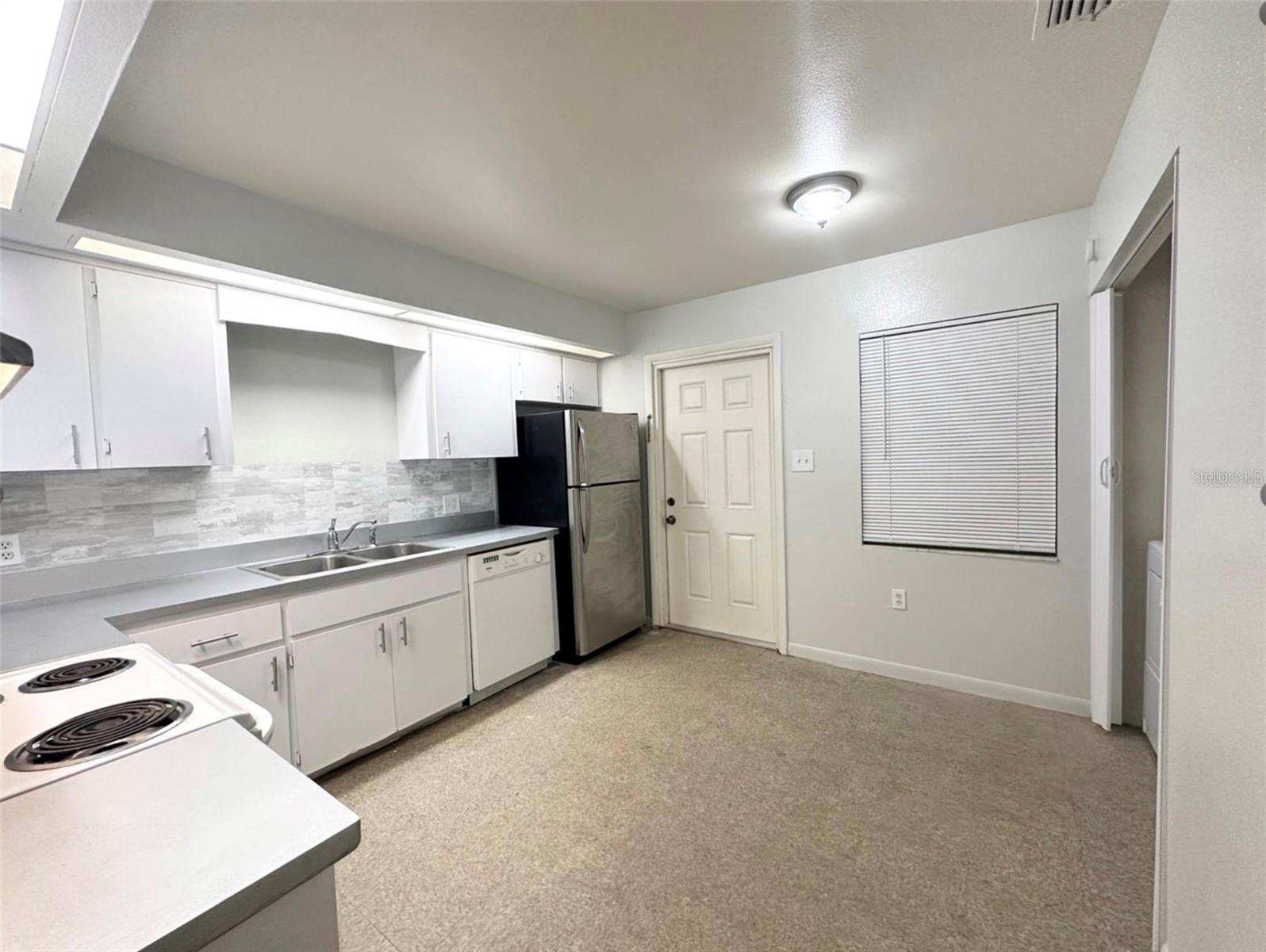 LAKE HUNTER VILLAS - Residential Income