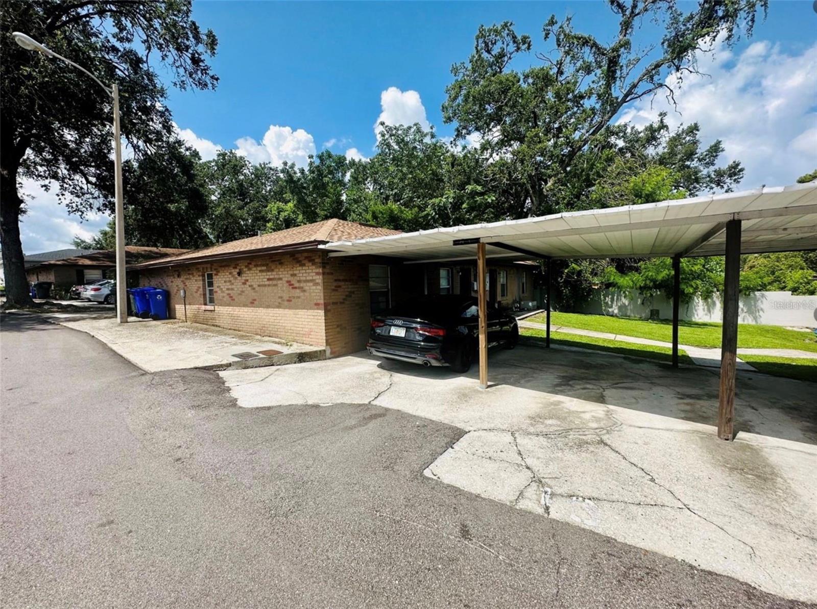 LAKE HUNTER VILLAS - Residential Income
