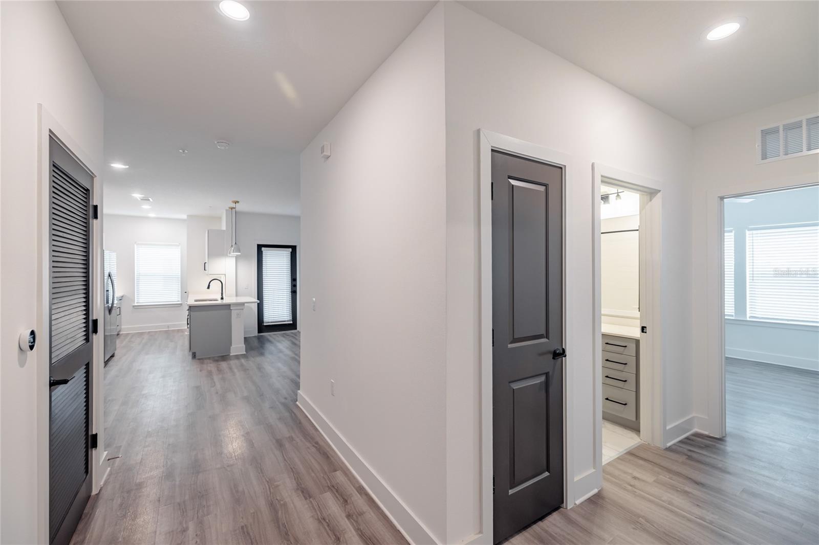 1420 LAKEFRONT DRIVE 6111