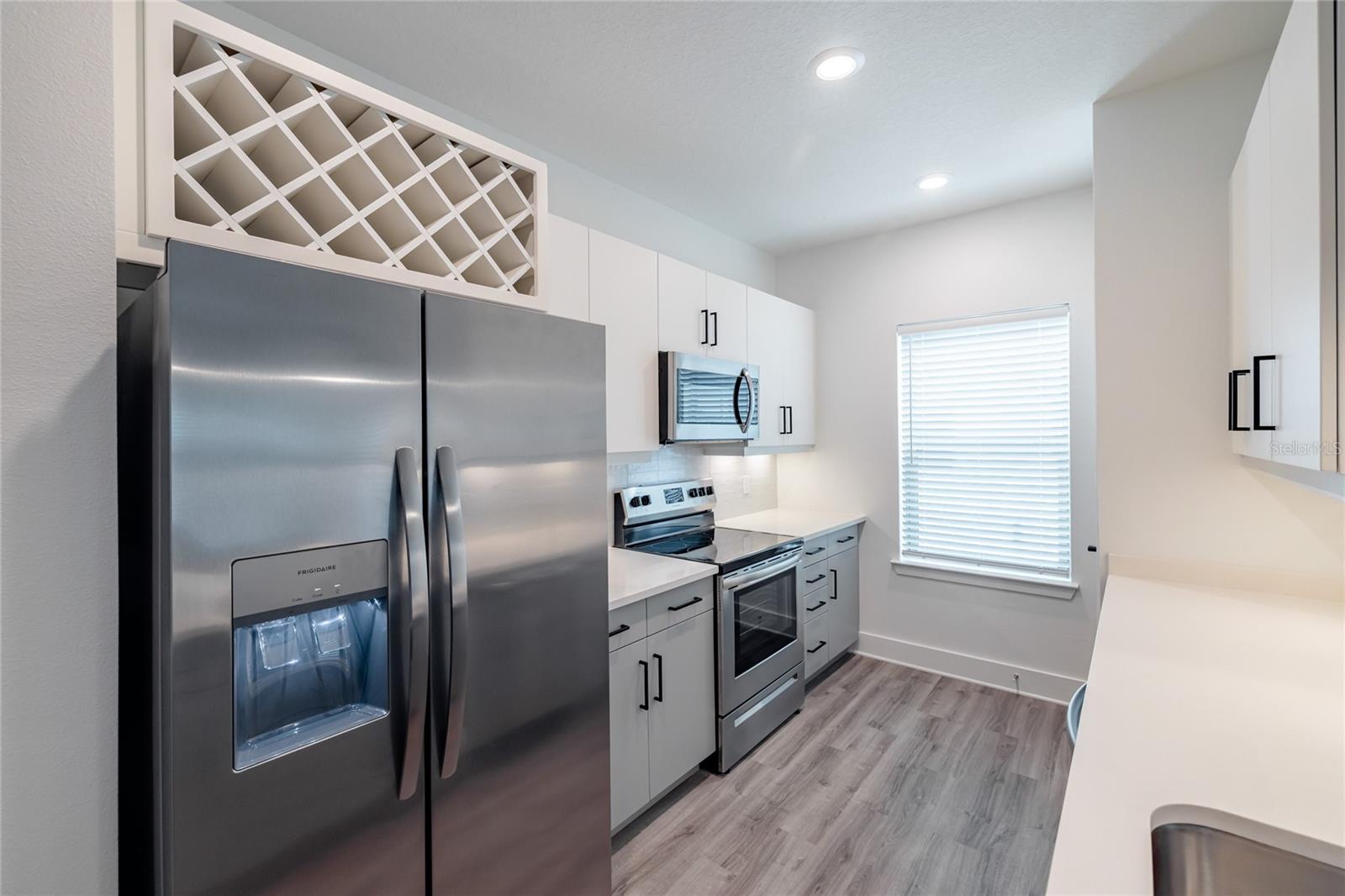 1420 LAKEFRONT DRIVE 6111