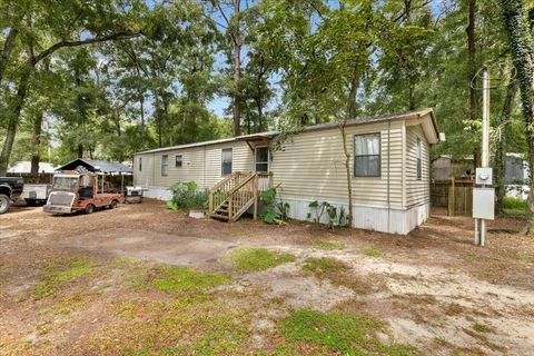Photo of 901 NE 11th Avenue, Trenton, FL 32693 (MLS # GC533997)
