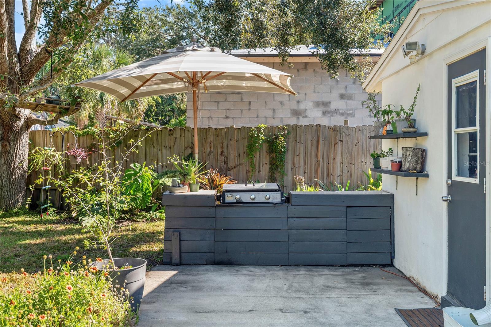 SILVER LAKE PARK - Residential