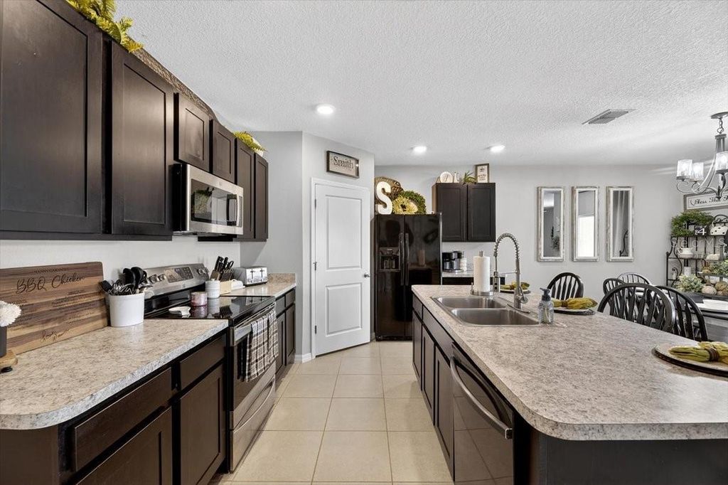 Photo of 3246 S Northview Road, Plant City, FL 33566 (MLS # TB8478597)