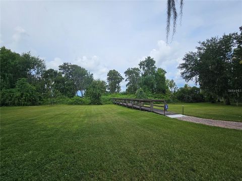 A home in WINTER HAVEN