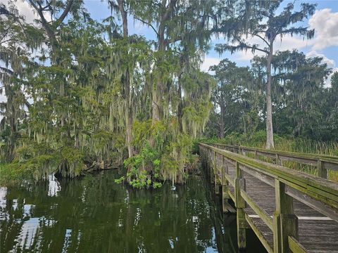 A home in WINTER HAVEN