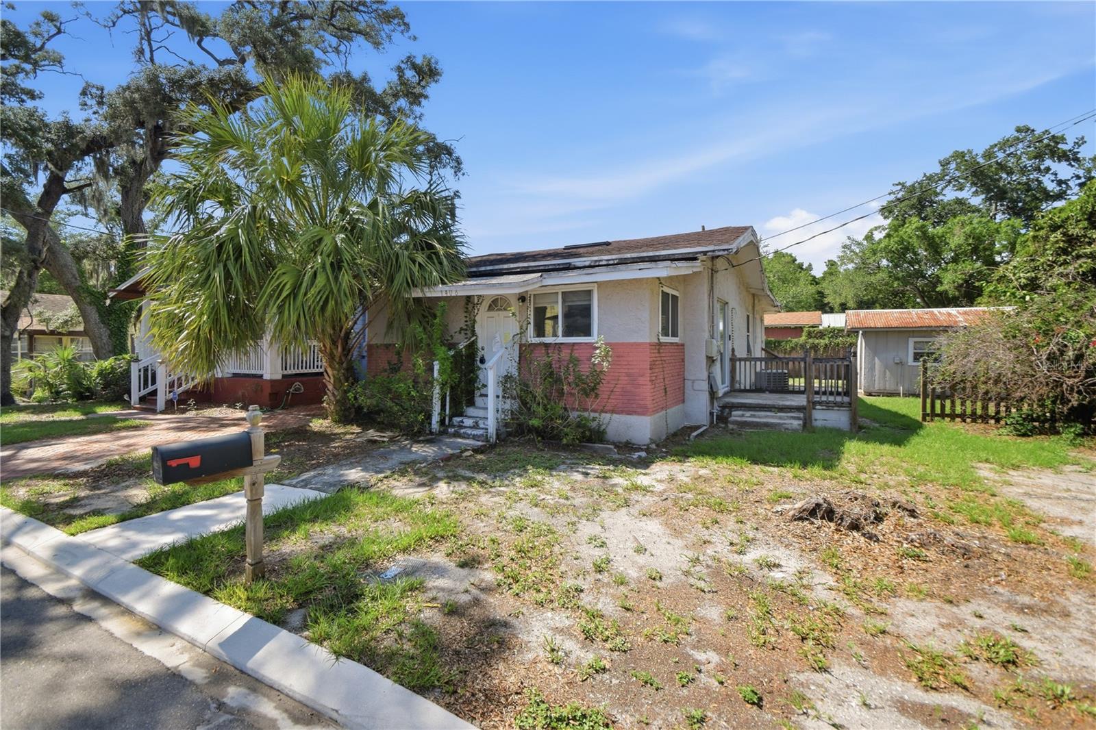 1406 E LOUISIANA AVENUE