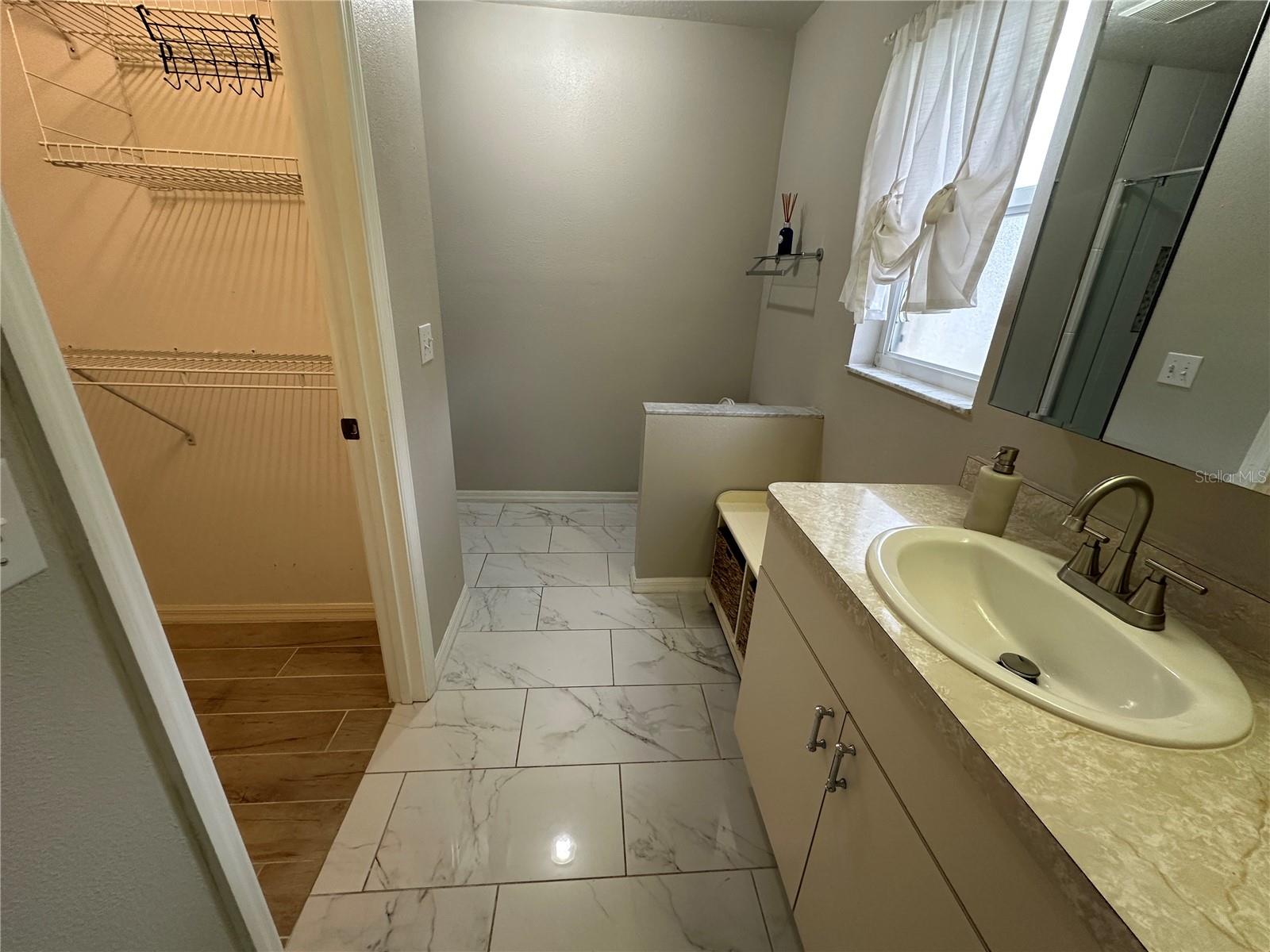 DE SOTO LAKES - Residential Lease
