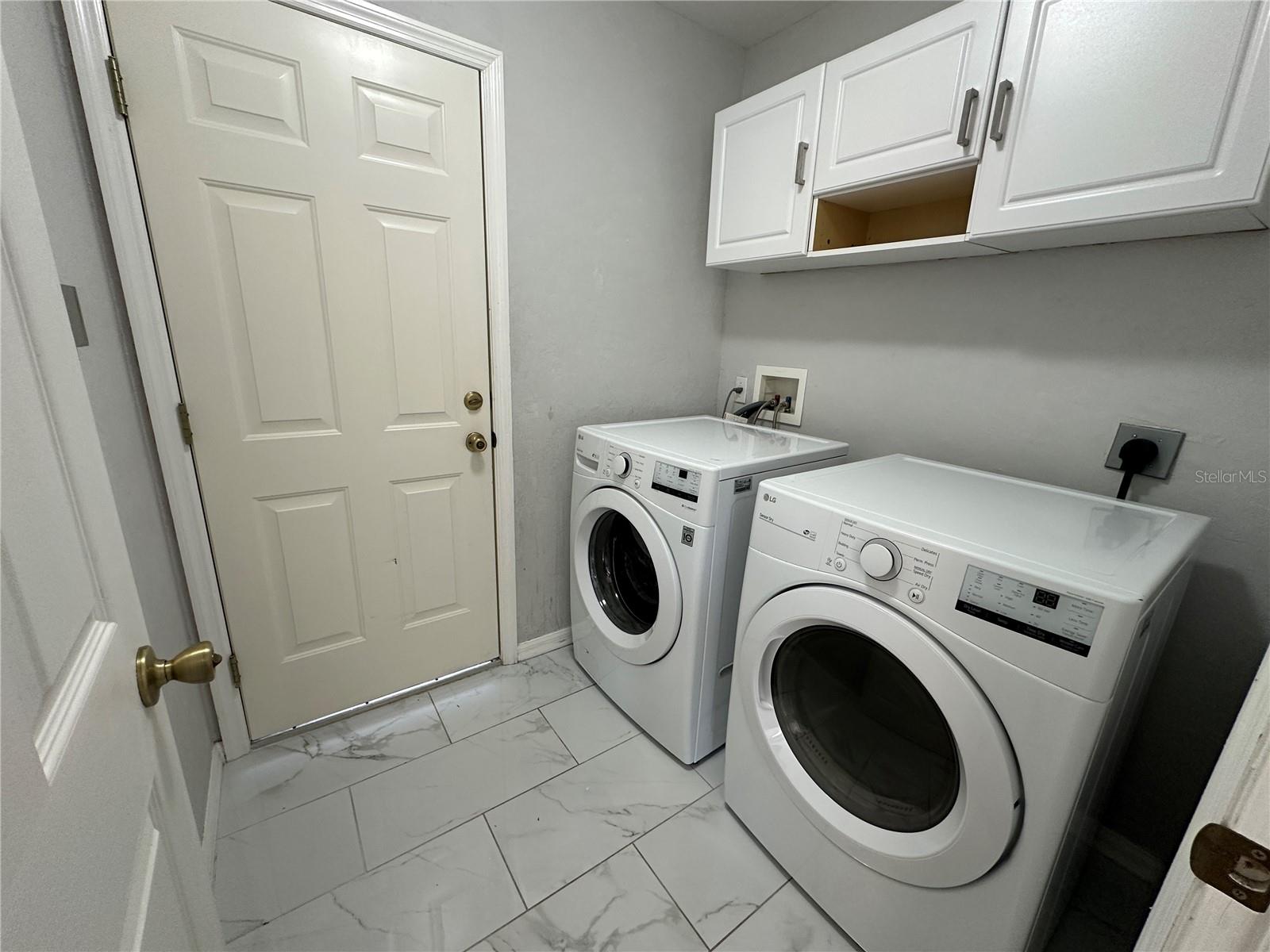 DE SOTO LAKES - Residential Lease
