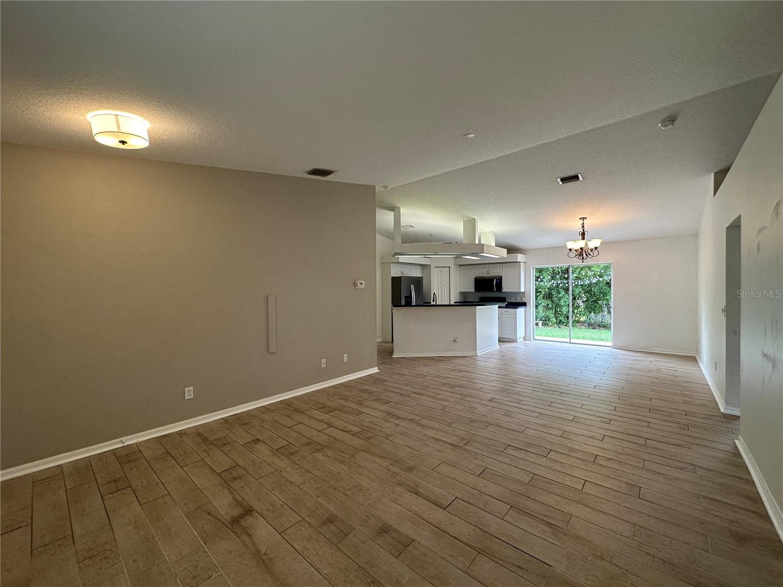 DE SOTO LAKES - Residential Lease