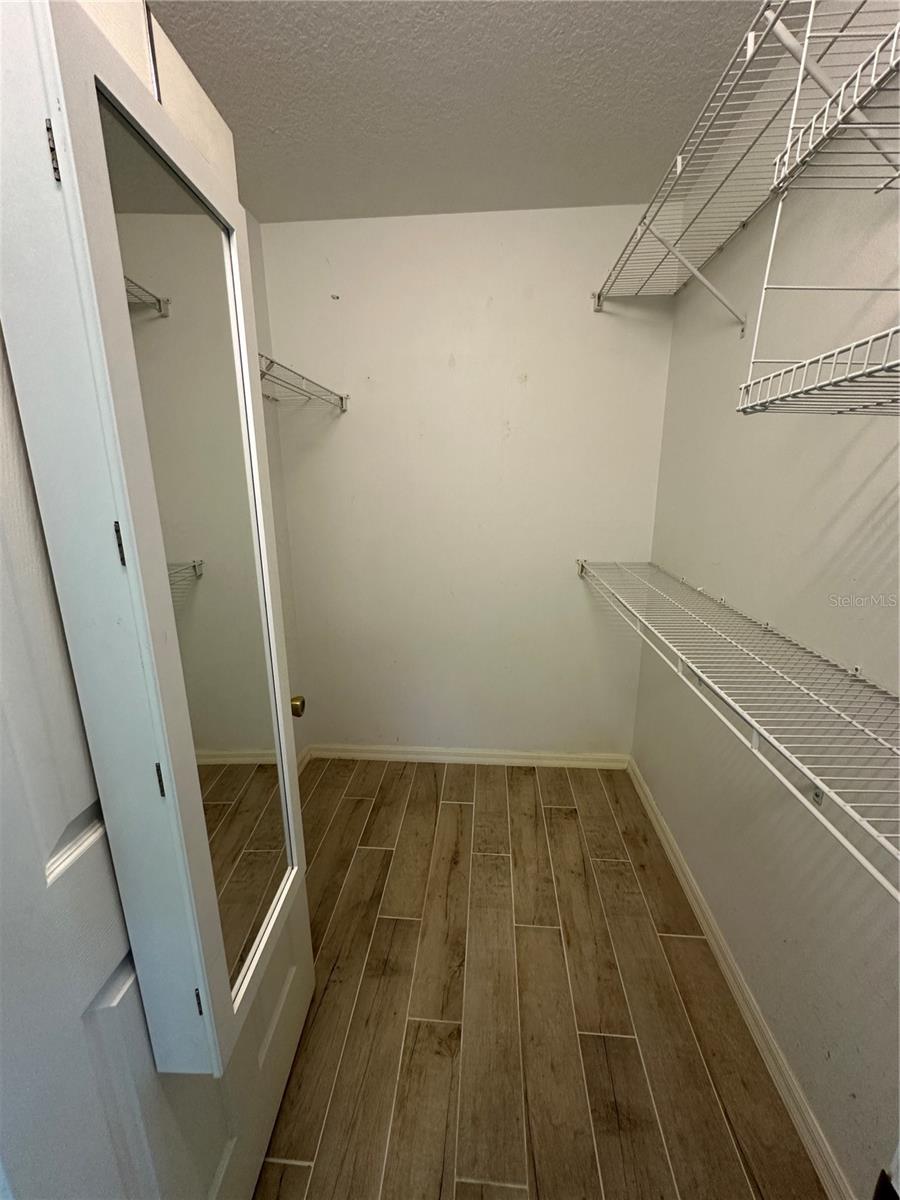 DE SOTO LAKES - Residential Lease