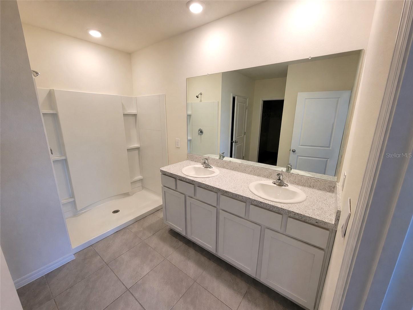LAKEWOOD RANCH SOLERA - Residential Lease