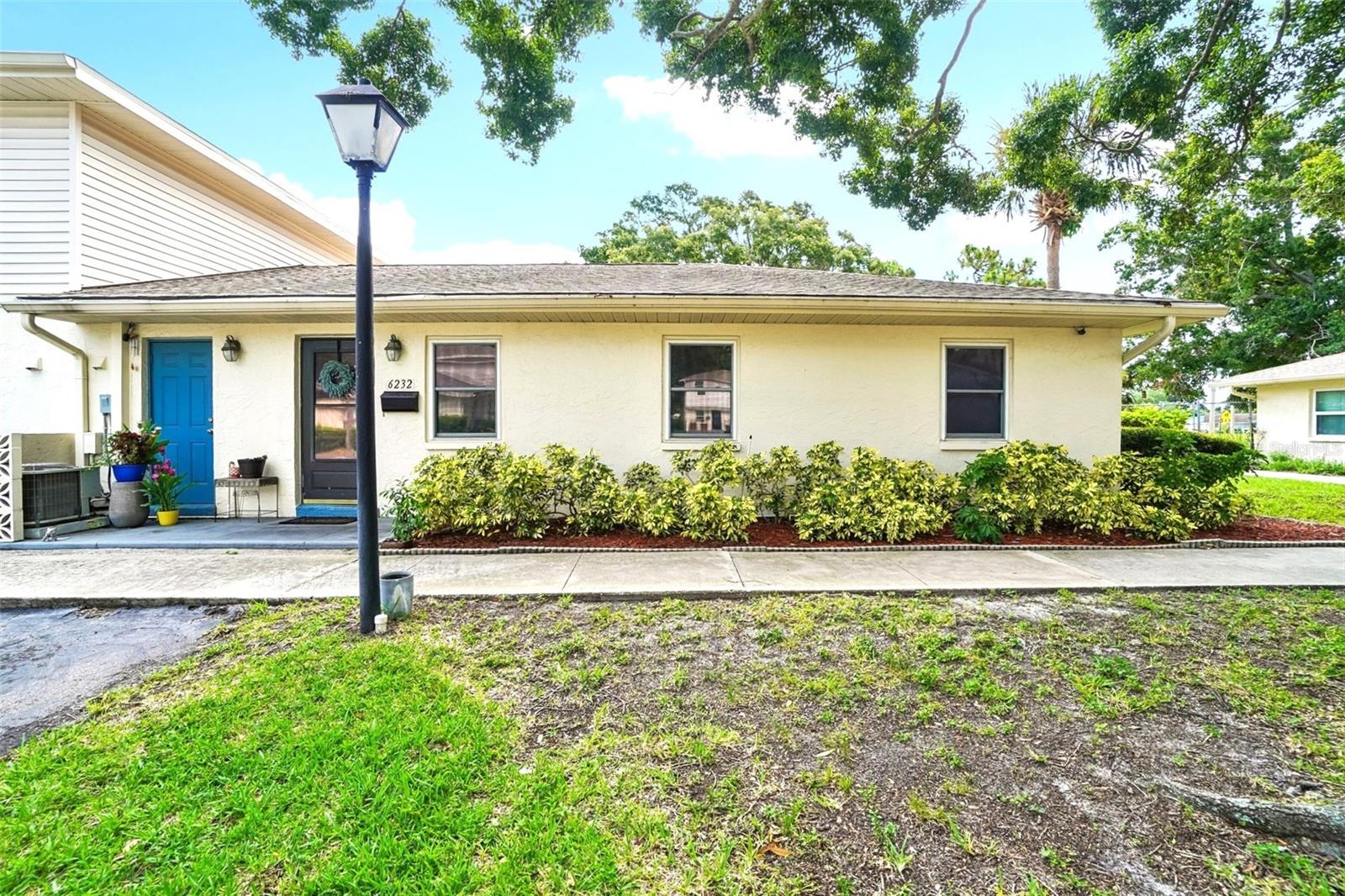 Photo 1 of 38 — 6232 GRETNA GREEN COURT N, PINELLAS PARK, FL 33781