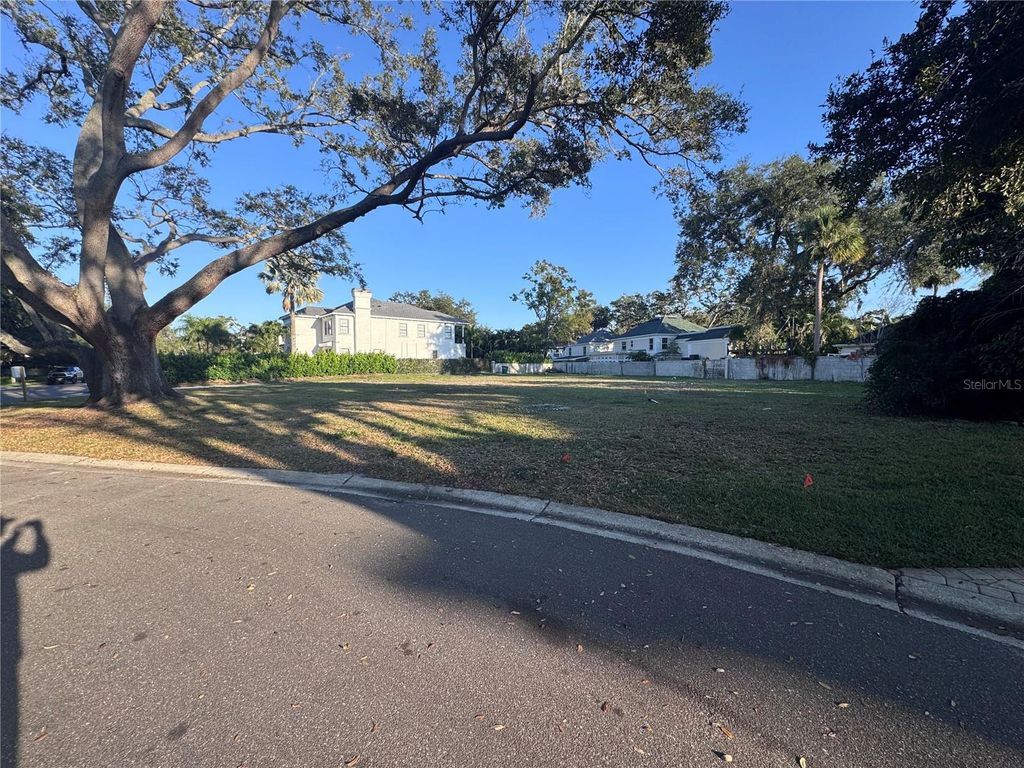 Photo of 1608 Culbreath Isles Drive, Tampa, FL 33629 (MLS # TB8463299)