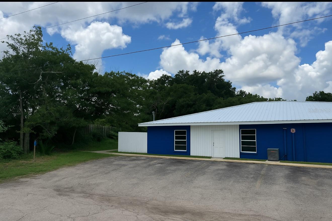 Quadplex Opportunity in Ocala!
Well-maintained concrete block building with metal roof, featuring four spacious 2 bed / 2 bath units. Each unit offers privacy, a private porch area, and comfortable living. Conveniently located near hospitals, shopping, and major employers—this is a great investment in a high-demand rental area!