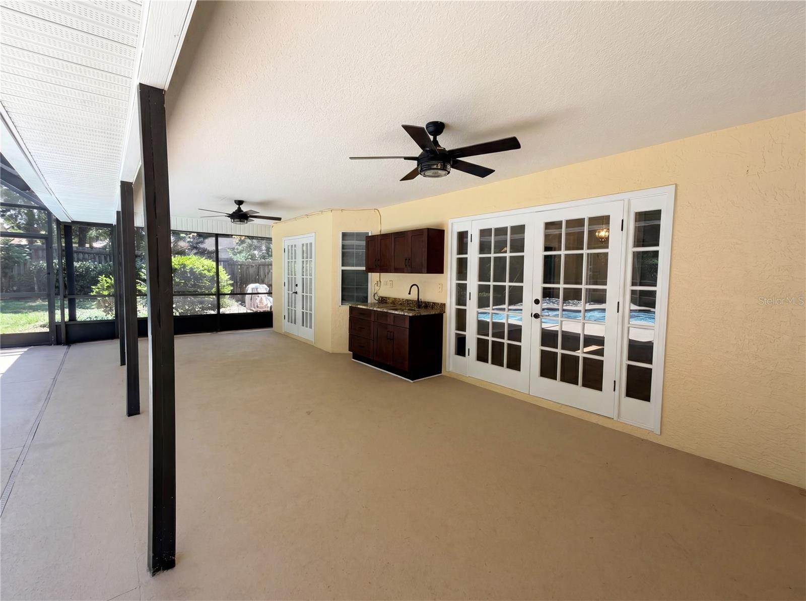 1543 CHAUCER COURT