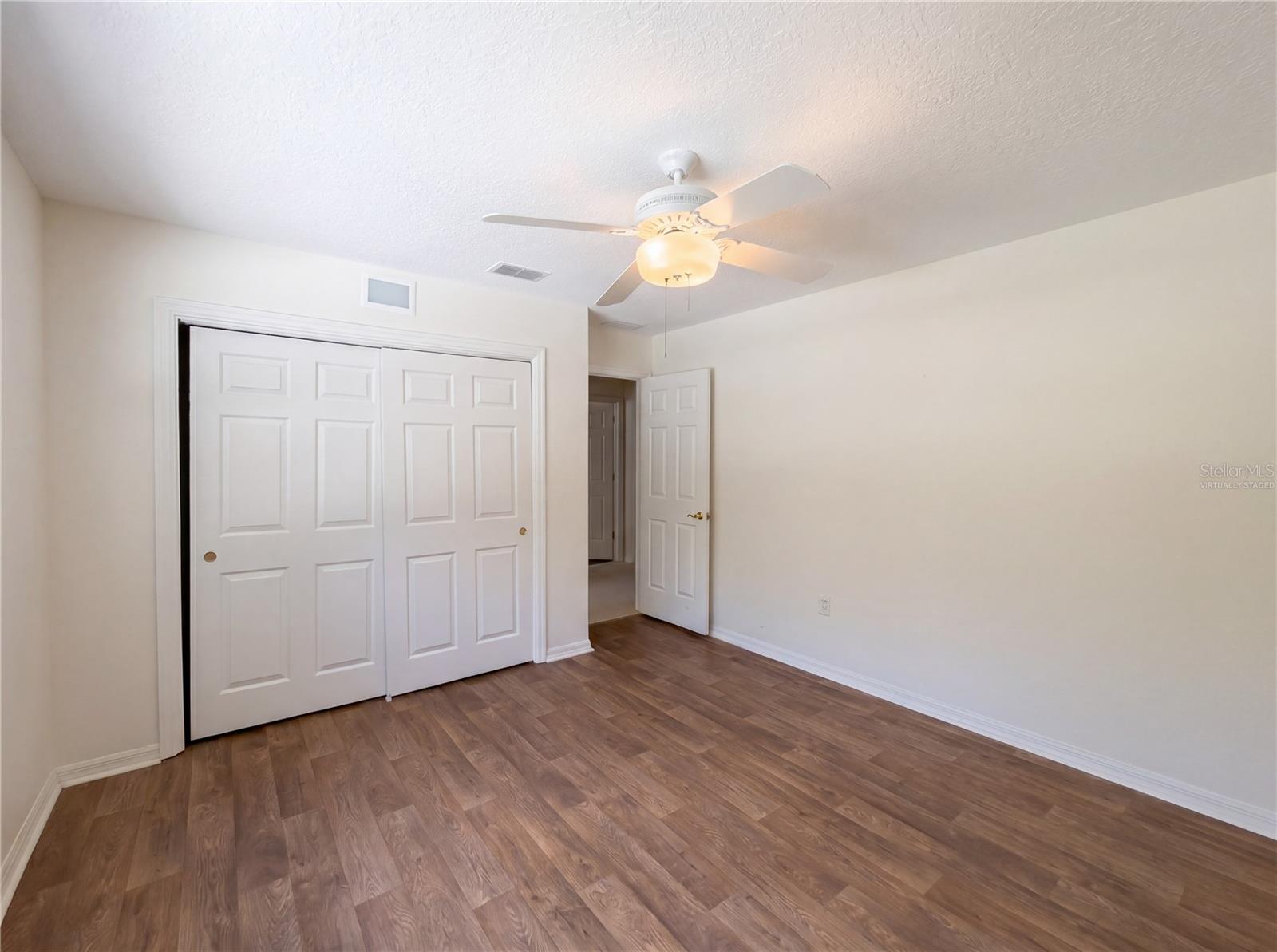 1543 CHAUCER COURT